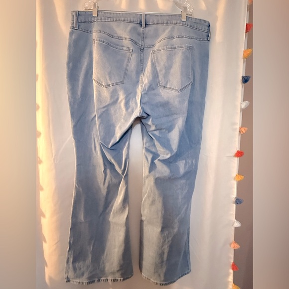 Old Navy Light Blue Flare Leg Jeans - Picture 3 of 4